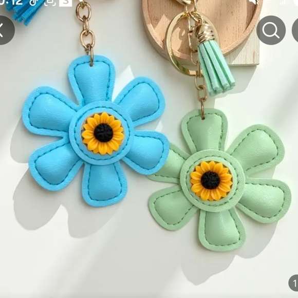 Accessories - Cute Sunflower Keychain with Tassel Decoration, Car Key Pendant Blue